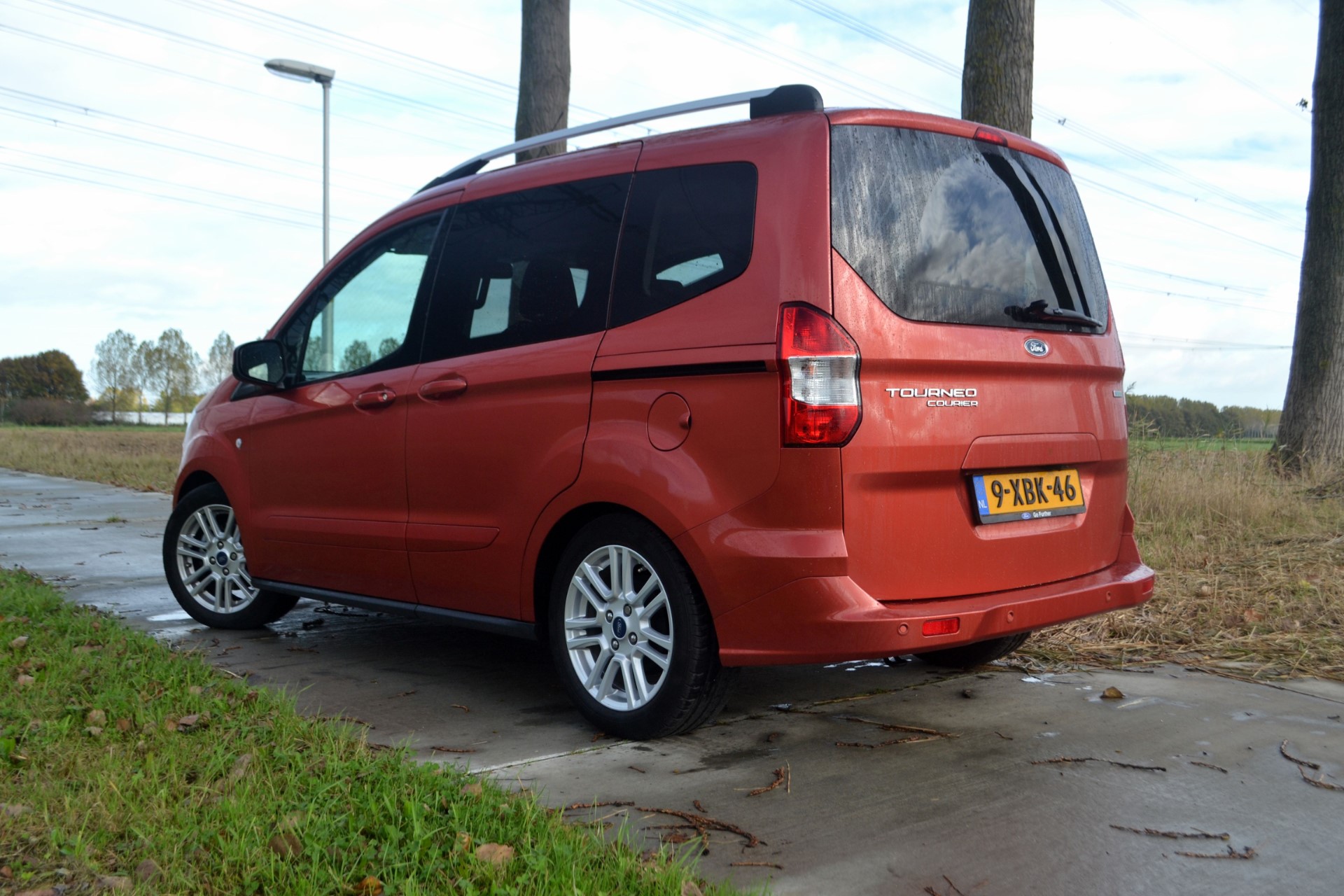 Test Ford Tourneo Courier 1.0 Ecoboost Titanium ...